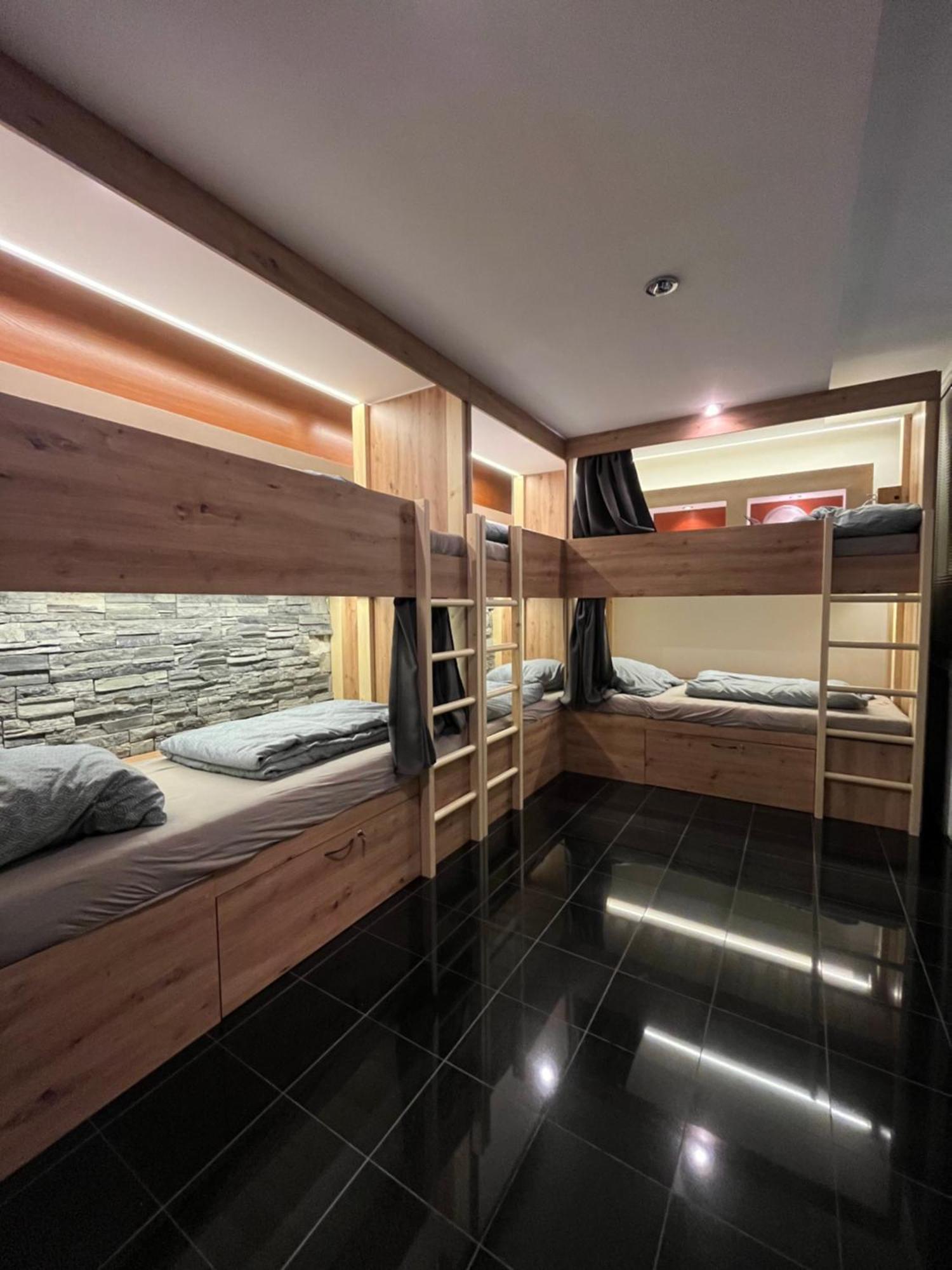 Zen Zone Hostel Bratislava Exteriér fotografie